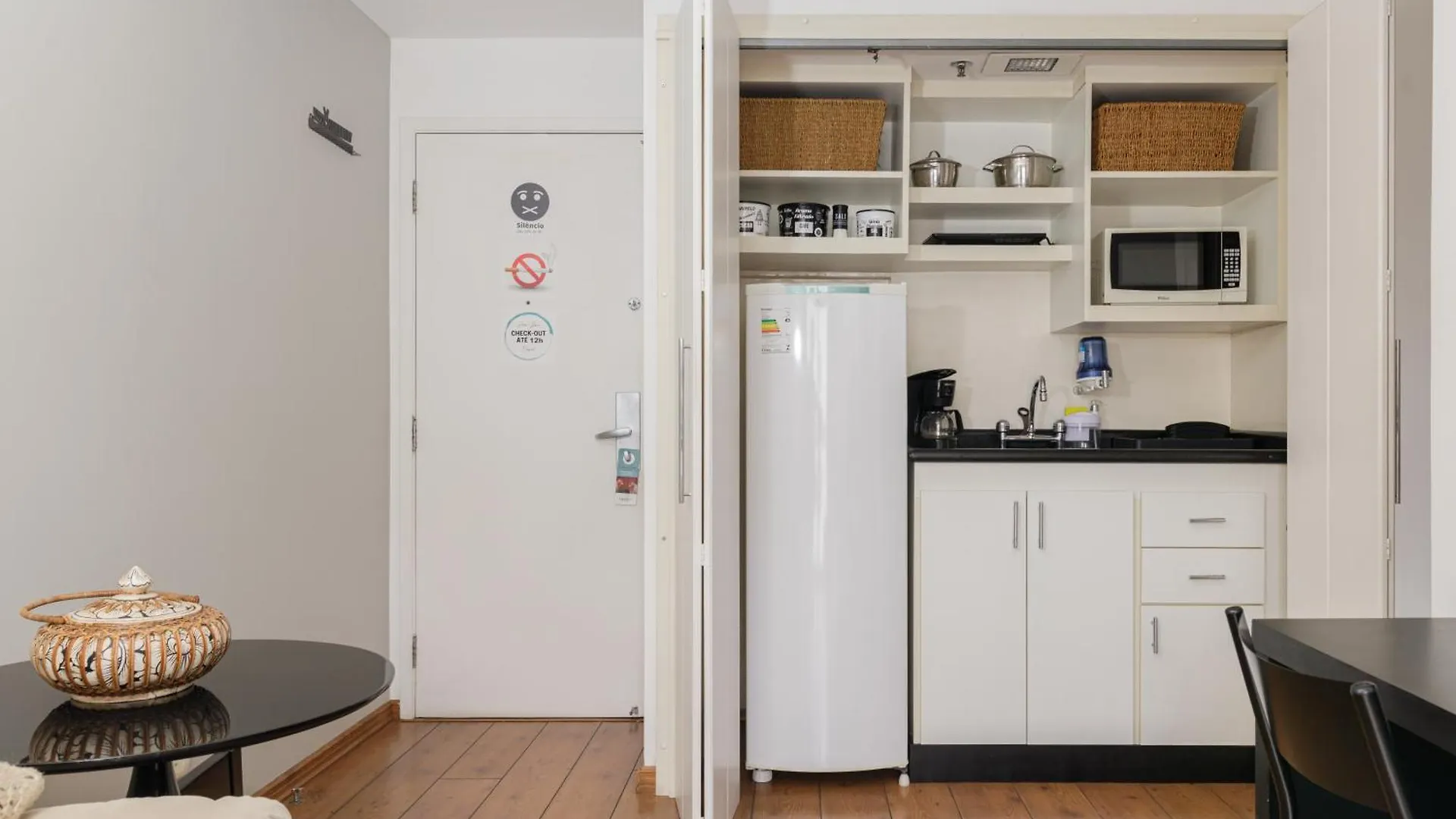 Moema Studio Com Garagem Sao Paulo Apartment